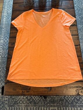 Lilly Pulitzer Etta V-Neck T-Shirt L